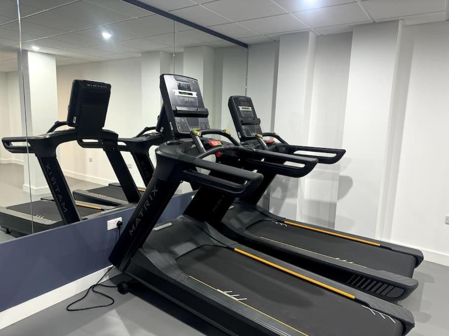 Luxury Oaks Suite, Free Private Parking, 2 Bed 2 Bathroom Apartment, Central Solihull Birmingham Ngoại thất bức ảnh