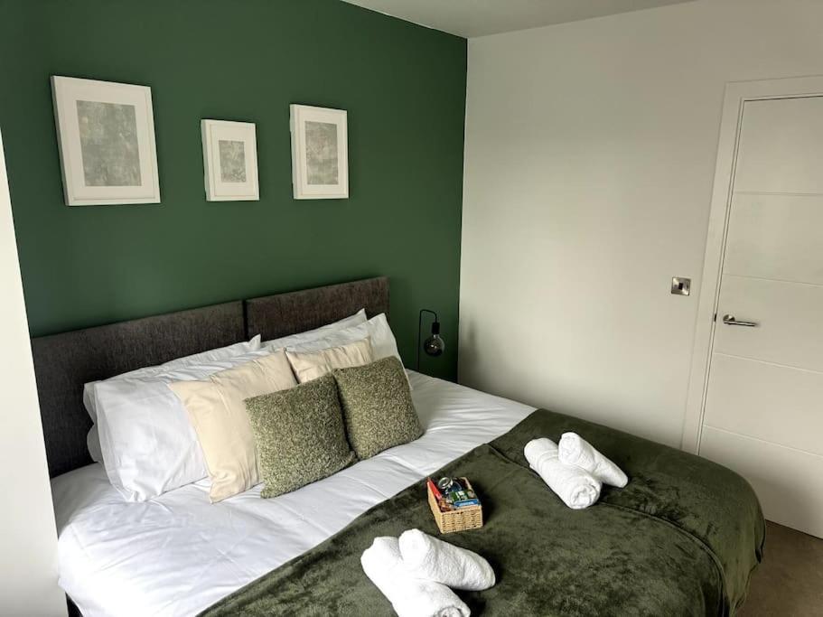 Luxury Oaks Suite, Free Private Parking, 2 Bed 2 Bathroom Apartment, Central Solihull Birmingham Ngoại thất bức ảnh