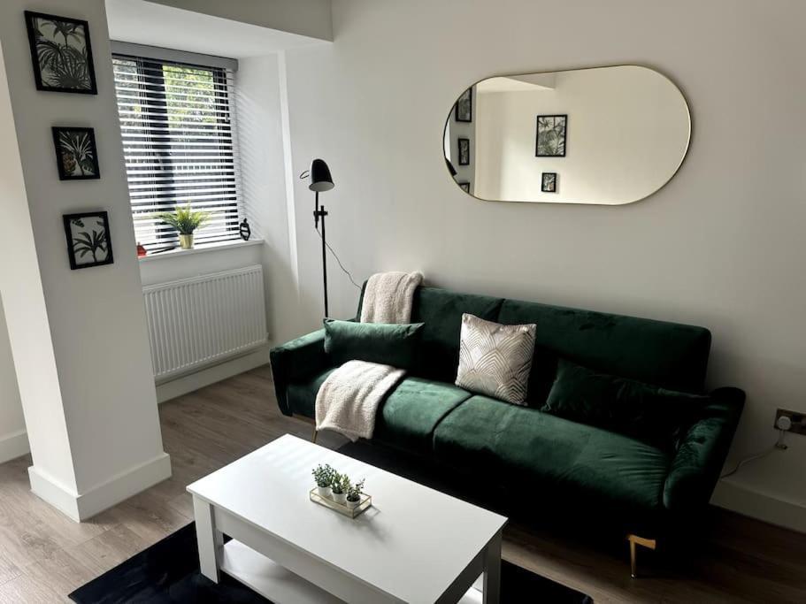 Luxury Oaks Suite, Free Private Parking, 2 Bed 2 Bathroom Apartment, Central Solihull Birmingham Ngoại thất bức ảnh